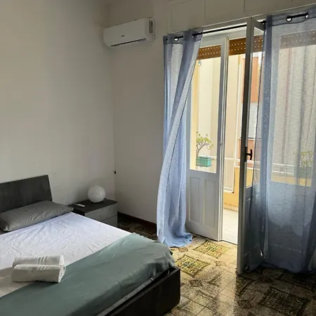 Benthos בית הארחה